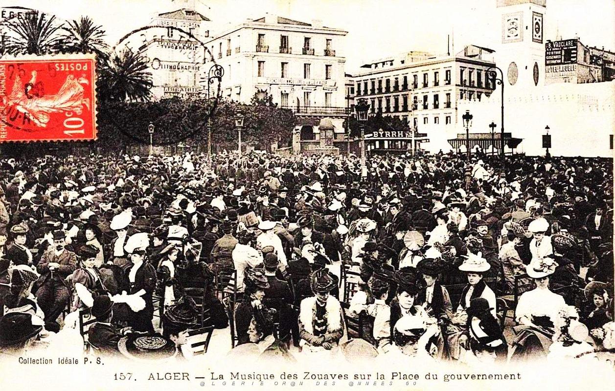 1310- Alger - Concert place du Gouvernement.jpg